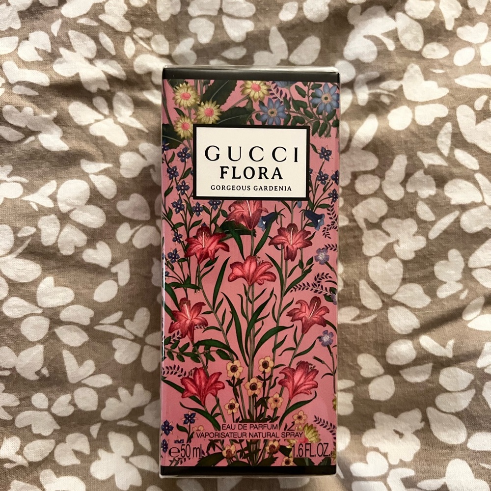 Gucci Elegant Black and White Packaging